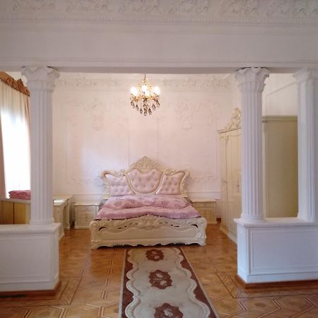 Отель Royal Кутаиси Экстерьер фото