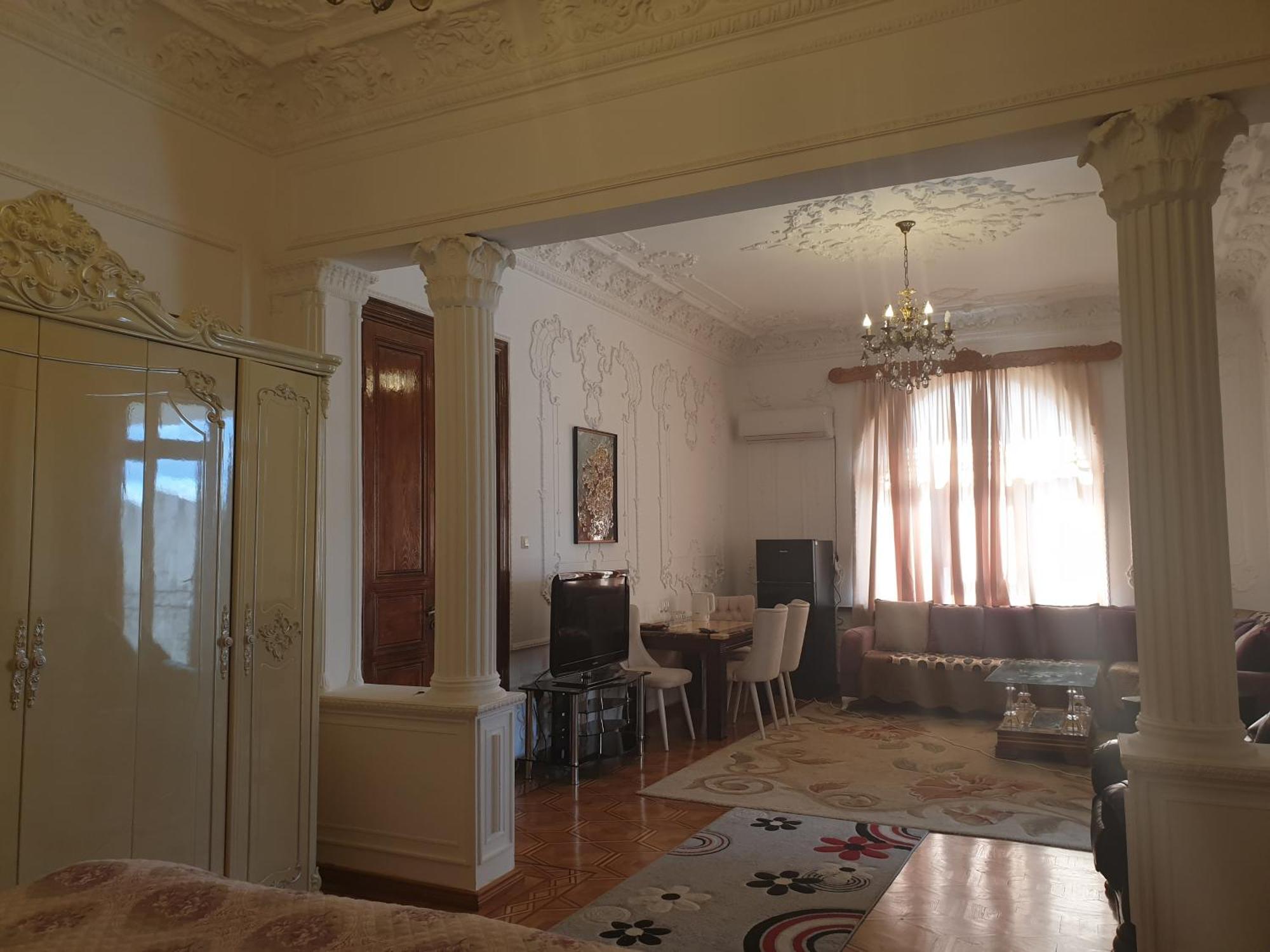 Отель Royal Кутаиси Экстерьер фото