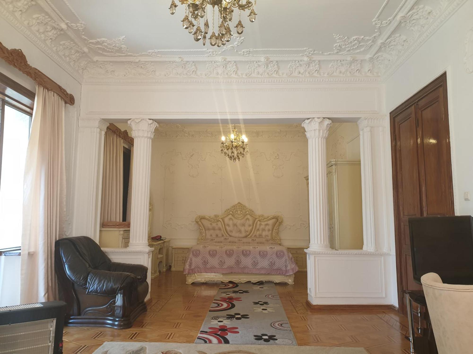 Отель Royal Кутаиси Экстерьер фото