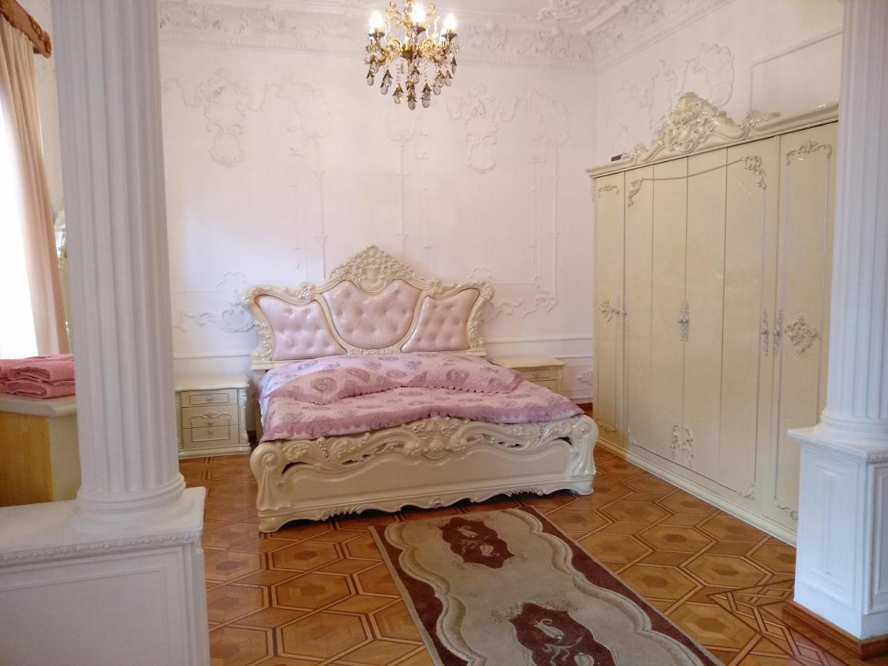 Отель Royal Кутаиси Экстерьер фото