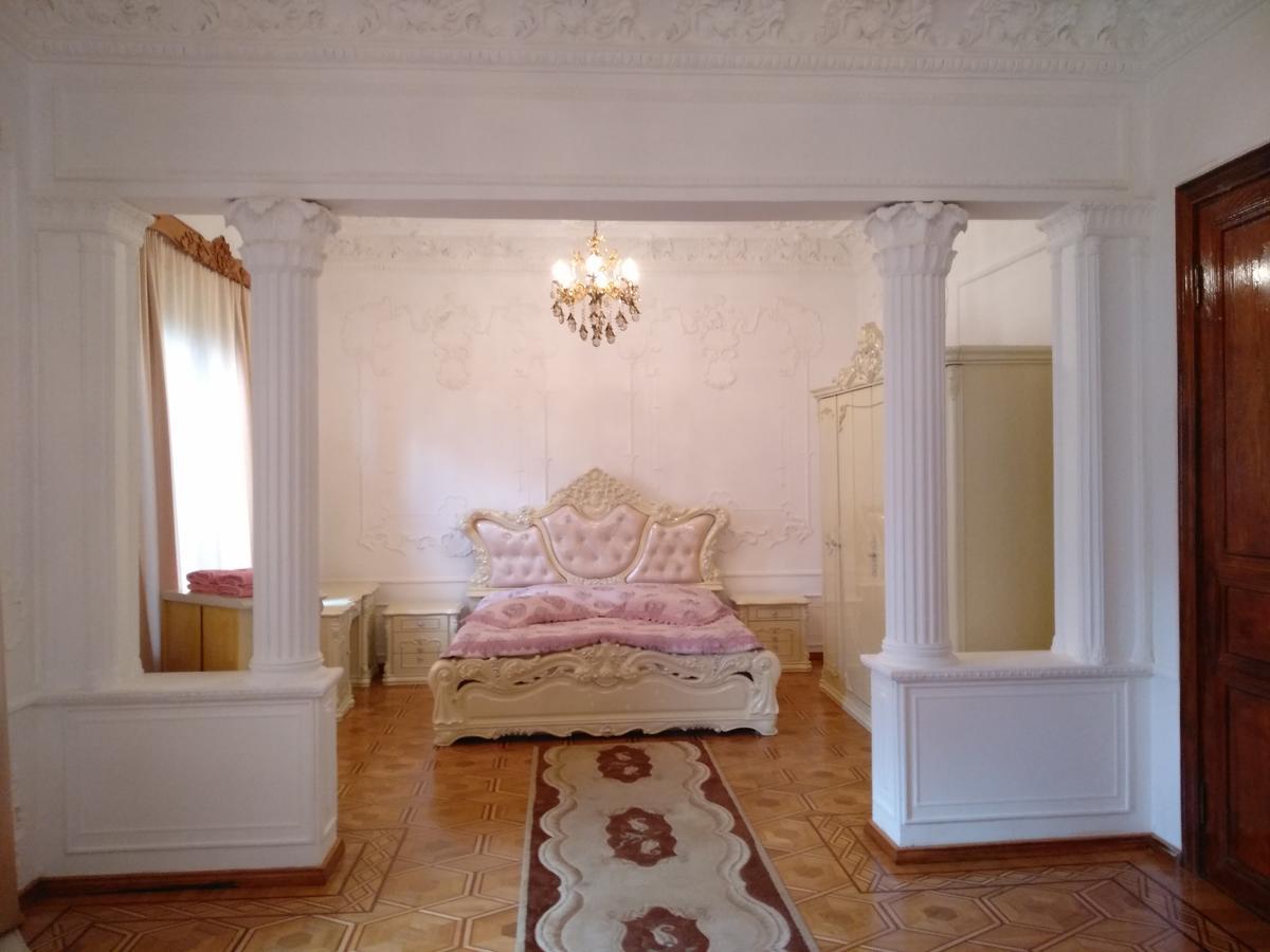 Отель Royal Кутаиси Экстерьер фото