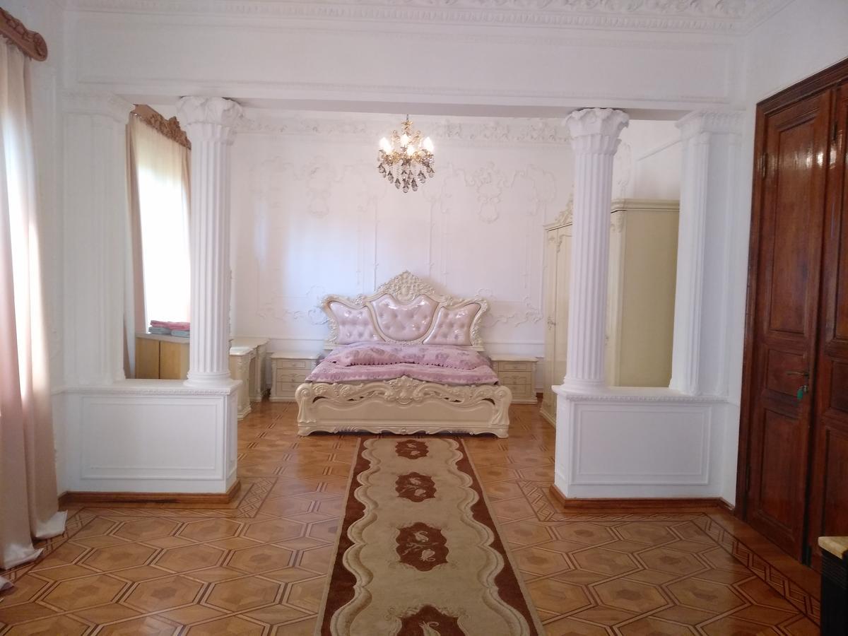 Отель Royal Кутаиси Экстерьер фото