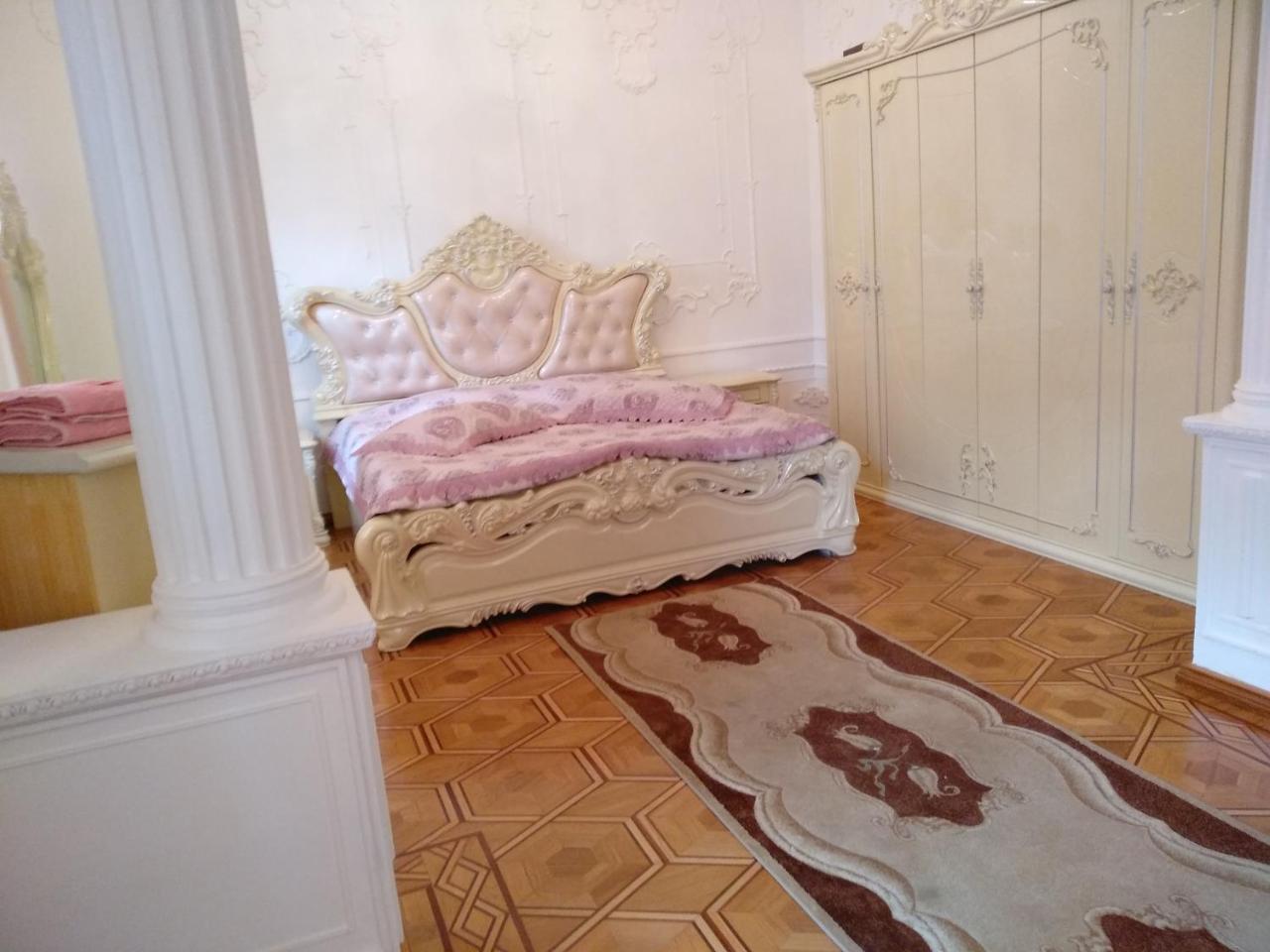 Отель Royal Кутаиси Экстерьер фото